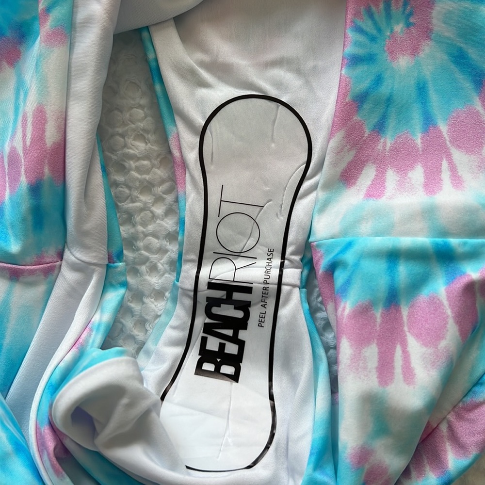 NWOT Beach Riot - Picture 3 of 4